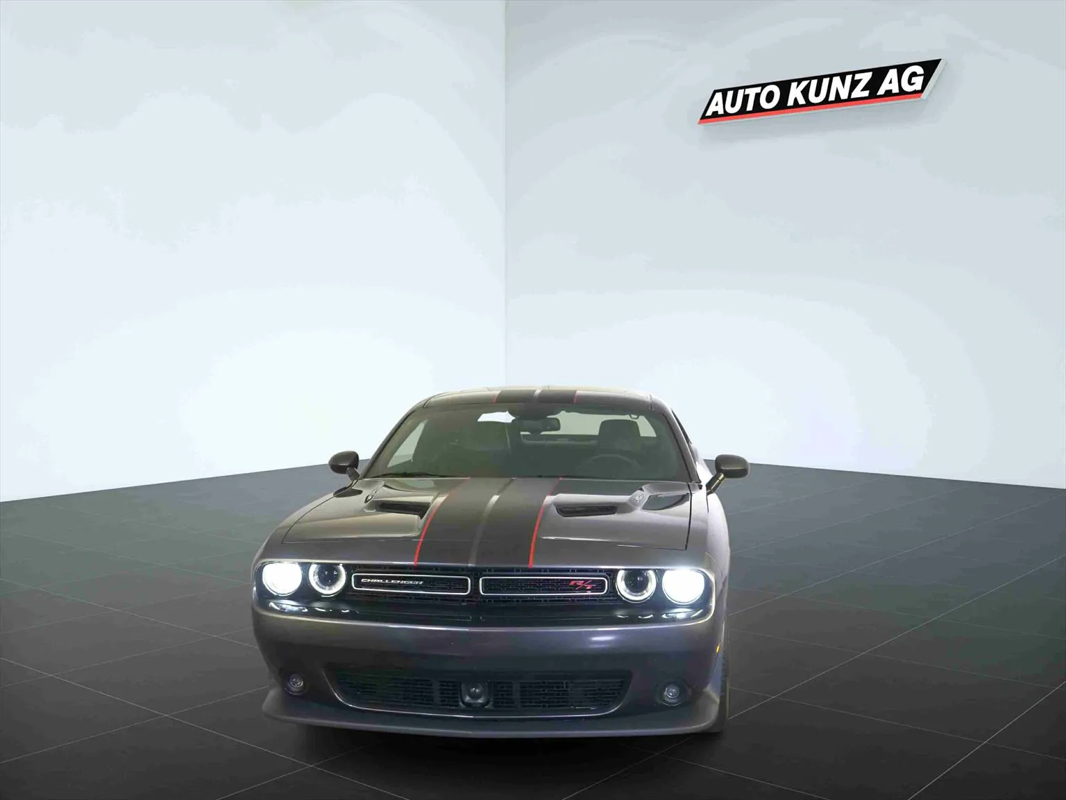 Dodge Challenger 6.4 V8 HEMI R/T Scat Pack  Image 3