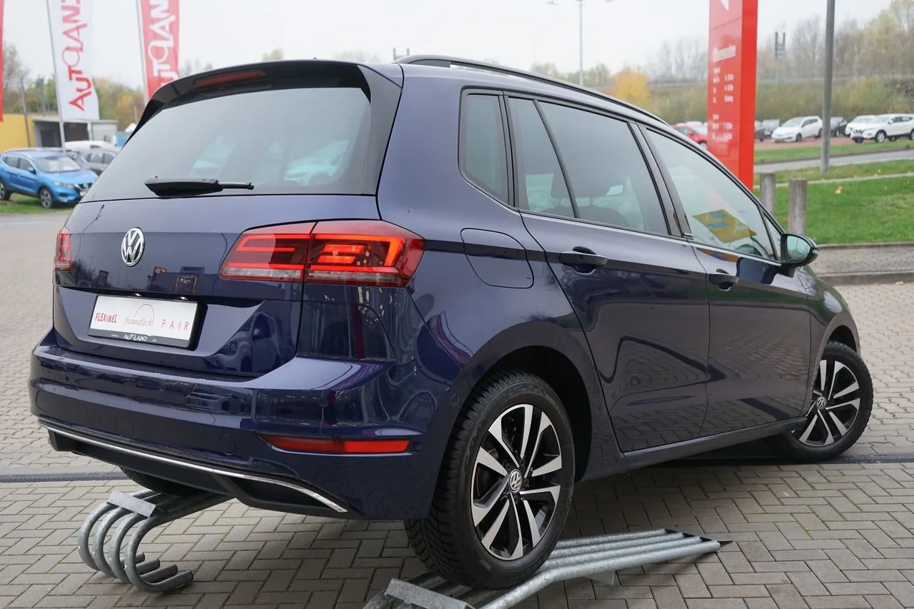 Volkswagen Golf Sportsvan IQ.Drive 1.0 TSI...  Image 4